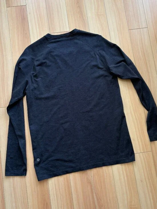 lululemon Metal Vent Tech LS Tee - Picture 4 of 4